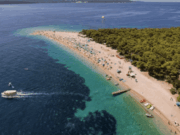 KOMENTAR KOJI JE RAZBJESNIO JAVNOST: Nije skupo ljetovanje, nego vi nemate para ljetovanje Hrvatska nemaju novca