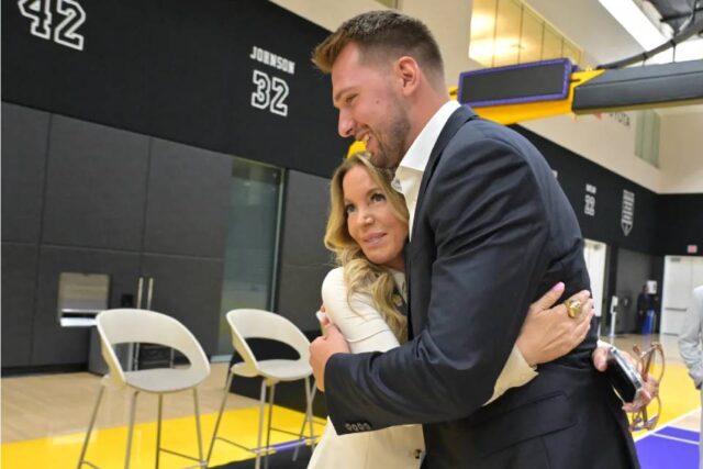 Luka Dončić oduševljava svijet donacijom od 5 miliona dolara za mlade sportiste** Luka Dončić oduševljava svijet donacijom od 5 miliona dolara za mlade sportiste**