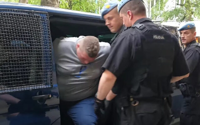 Vrhovni sud federacije bosne i hercegovine nedavno je potvrdio presudu od 20 godina zatvora izrečenu arminu berberoviću, optuženom za nesreću u kojoj su poginule dvije doktorice u sarajevu. ova odluka je značajna ne samo zbog težine kazne, već i zbog poruke koju šalje u odnosu na odgovornost u saobraćaju. da bismo bolje razumjeli implikacije ove presude, potrebno je razmotriti sve okolnosti koje su do nje dovele. Vrhovni sud federacije bosne i hercegovine nedavno je potvrdio presudu od 20 godina zatvora izrečenu arminu berberoviću, optuženom za nesreću u kojoj su poginule dvije doktorice u sarajevu. ova odluka je značajna ne samo zbog težine kazne, već i zbog poruke koju šalje u odnosu na odgovornost u saobraćaju. da bismo bolje razumjeli implikacije ove presude, potrebno je razmotriti sve okolnosti koje su do nje dovele.
