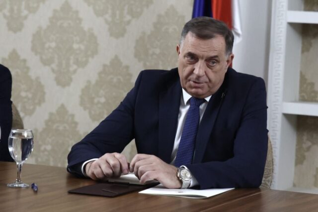 Skandal u Banjaluci- Dodik razotkrio šta stoji iza posjete britanskog ambasadora! Skandal u Banjaluci- Dodik razotkrio šta stoji iza posjete britanskog ambasadora!