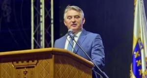 „Bosanski kraljevski gradovi su naši“: Komšić o državnosti i historiji