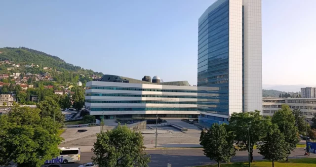 W-1215429-1235 “Dočekasmo i to”: Hrana u restoranu Parlamenta BiH poskupljuje — nove cijene mnogima nerealne