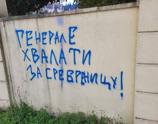 BRUKA I SRAMOTA: Sramne poruke na zidovima Ambasade BiH