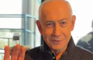(VIDEO) Netanyahu objavio snimak kao dokaz da nije mrtav – “Želiš mi prebrojati prste?”