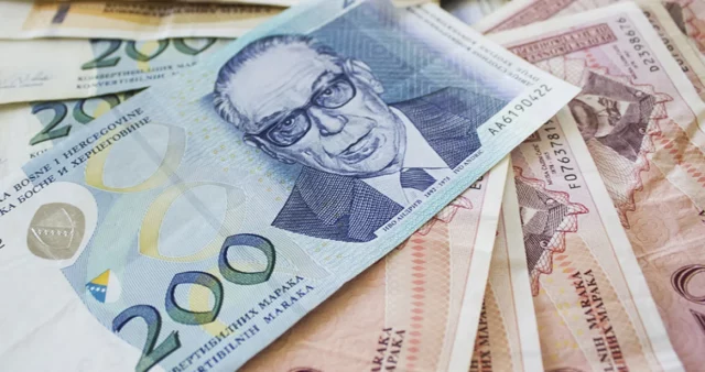 Pomoć radnicima: Ko će sve imati pravo za dodatak od 300 KM mjesečno?