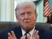 TRUMP NISKO PAO: Više ne prijeti, sada moli…