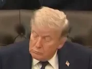 Trump zaspao usred sastanka u Bijeloj kući (VIDEO)