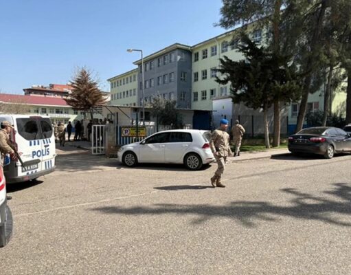 JEZIVE SCENE IZ TURSKE: Upao u školu sa sačmaricom i počeo nasumično pucati JEZIVE SCENE IZ TURSKE: Upao u školu sa sačmaricom i počeo nasumično pucati