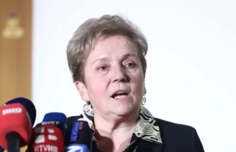 SKANDAL SE ŠIRI! Pendeš stala iza sporne mape i najavila novi potez!