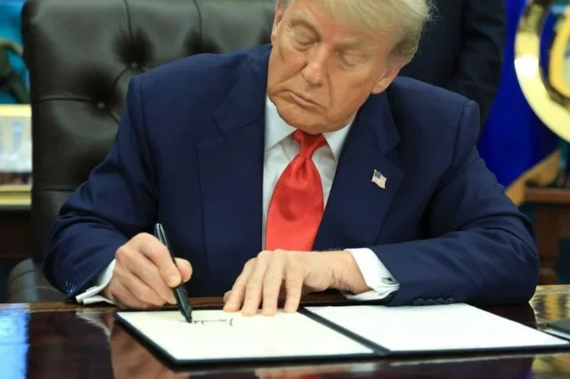 SVIJET NA NOGAMA: Trump tvrdi da se danas potpisuje sporazum sa Iranom!