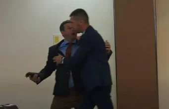 Vukanović se pokušao osvetiti Stevandiću, procurio snimak (VIDEO) Vukanović se pokušao osvetiti Stevandiću, procurio snimak (VIDEO)