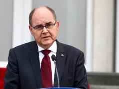 “PRIJETILI MU CRNOM LISTOM?”: Schmidt navodno daje ostavku