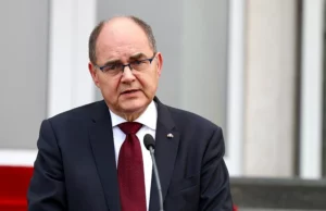 “PRIJETILI MU CRNOM LISTOM?”: Schmidt navodno daje ostavku