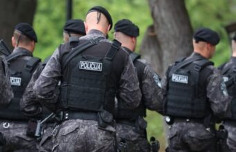 POLICIJA U AKCIJI: Uhapšen ministar i još tri osobe