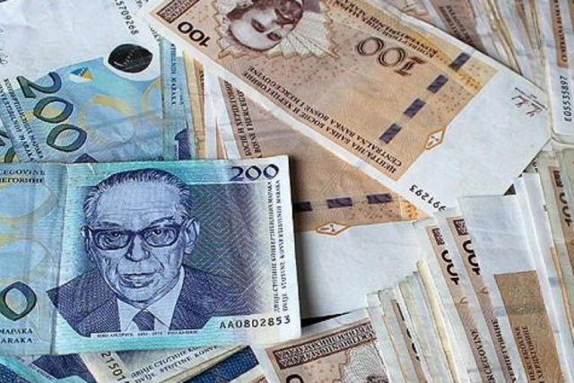 RADUJTE SE NARODI: Rast minimalne penzije, veće plaće i dodaci