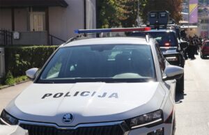 SPECIJALCI OPKOLILI ZGRADU! Pretresi protiv visokog funkcionera digli javnost!