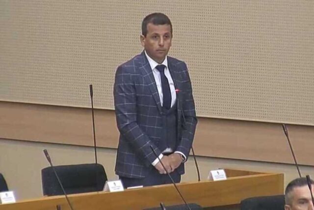 "OVO NIJE NORMALNO": Vukanović ponovo udaljen sa sjednice, EVO ŠTA JE ZASMETALO STEVANDIĆU (VIDEO)