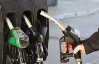 “CIJENE GORIVA POD KONTROLOM?” Stigla odluka Vlade koja će obradovati mnoge građane “CIJENE GORIVA POD KONTROLOM?” Stigla odluka Vlade koja će obradovati mnoge građane