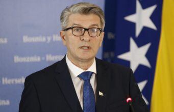 Umjesto penzije 19 godina primao platu, Mehmedović otkrio detalje! Umjesto penzije 19 godina primao platu, Mehmedović otkrio detalje!