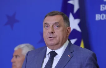 DODIK PONOVO ŠIRI MRŽNJU: “Što se nas tiče, naši vjekovni neprijatelji su…” DODIK PONOVO ŠIRI MRŽNJU: "Što se nas tiče, naši vjekovni neprijatelji su..."