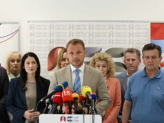 Žestok udar na vlast: Najavljen potez od kojeg će Milorada Dodika zaboljeti glava (VIDEO) Žestok udar na vlast: Najavljen potez od kojeg će Milorada Dodika zaboljeti glava (VIDEO)