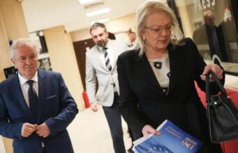 Revizori otkrili niz nepravilnosti u uredima čelnika FBiH: Sporno vozilo, transferi i javne nabavke