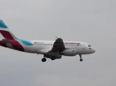 Pet osoba povrijeđeno nakon snažne turbulencije iznad BiH: Avion Eurowingsa upao u vrtložno strujanje iza A380 Pet osoba povrijeđeno nakon snažne turbulencije iznad BiH: Avion Eurowingsa upao u vrtložno strujanje iza A380