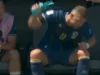 Evo šta je Edin Džeko uradio kada ga je Barbarez izveo iz igre Evo šta je Edin Džeko uradio kada ga je Barbarez izveo iz igre