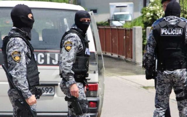 HAPSI SVE: MUP u akciji, privedena tri policajca