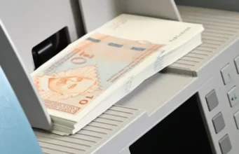 “PROVJERITE JESTE LI NA SPISKU…” Hiljade građana očekuje isplata od 195 KM “PROVJERITE JESTE LI NA SPISKU…” Hiljade građana očekuje isplata od 195 KM