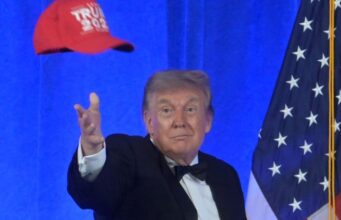 TRUMP PREKINUO ŠUTNJU: Neočekivana izjava iz Bijele kuće odjeknula širom svijeta TRUMP PREKINUO ŠUTNJU: Neočekivana izjava iz Bijele kuće odjeknula širom svijeta