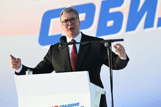“SMIJAT ĆU IM SE I IZ GROBA…” Vučićeva poruka izazvala lavinu reakcija