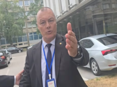 “ŠTO SI ME DANAS NAPAO?”: Pogledajte snimak suočavanja Vukanovića i obezbjeđenja nakon haosa u Skupštini (VIDEO)