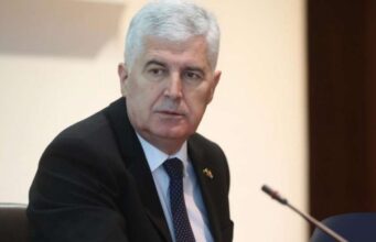 ČOVIĆ SE OGLASIO POVODOM 11. JULA: Njegova poruka izazvala brojne reakcije ČOVIĆ SE OGLASIO POVODOM 11. JULA: Njegova poruka izazvala brojne reakcije