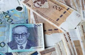 PENZIONERI ČASTE POŠTARE: Evo kad stiže isplata uvećanih julskih mirovina u FBiH PENZIONERI ČASTE POŠTARE: Evo kad stiže isplata uvećanih julskih mirovina u FBiH