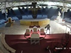DRAMATIČNI SNIMCI IZ MEĐUGORJA: Kamera otkrila ko je zapalio oltar DRAMATIČNI SNIMCI IZ MEĐUGORJA: Kamera otkrila ko je zapalio oltar