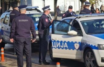 ŠTA SE DOGAĐA U REPUBLICI SRPSKOJ: Policija poziva građane da zaštite svoju imovinu… ŠTA SE DOGAĐA U REPUBLICI SRPSKOJ: Policija poziva građane da zaštite svoju imovinu...