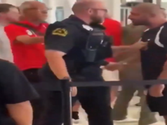 “NEMOJTE ME GURATI, J**TE SE”: Selektor Egipta krenuo na američku policiju zbog dječaka, pogledajte nezapamćeni haos u Dallasu "NEMOJTE ME GURATI, J**TE SE": Selektor Egipta krenuo na američku policiju zbog dječaka, pogledajte nezapamćeni haos u Dallasu