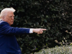 OGROMAN RIZIK ZA WASHINGTON: Trump razmatra udare na novu metu OGROMAN RIZIK ZA WASHINGTON: Trump razmatra udare na novu metu