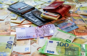 Pare stižu kao nikad prije: Ova 3 znaka od 15. avgusta konačno pune novčanike i više ne brinu Pare stižu kao nikad prije: Ova 3 znaka od 15. avgusta konačno pune novčanike i više ne brinu