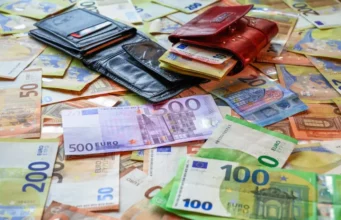 Pare stižu kao nikad prije: Ova 3 znaka od 15. avgusta konačno pune novčanike i više ne brinu Pare stižu kao nikad prije: Ova 3 znaka od 15. avgusta konačno pune novčanike i više ne brinu