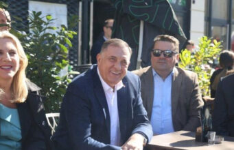 CIK ŽESTOKO KAZNIO SNSD: Koštao ih skupo Dodikov govor CIK ŽESTOKO KAZNIO SNSD: Koštao ih skupo Dodikov govor