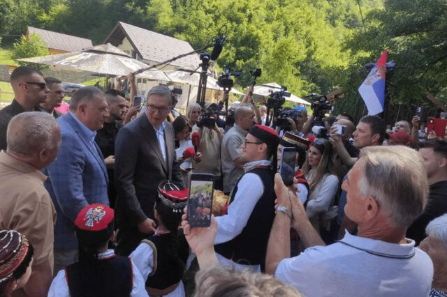 VUČIĆ SE OGLASIO NA X-u: Poslao poruku za Srbe, Bošnjake i Hrvate!