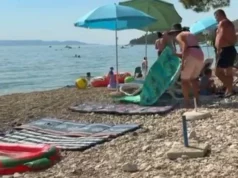 Porodica iz BiH se požalila na dešavanja u Tučepima – “Jesam li ja za ovo krvario?” Porodica iz BiH se požalila na dešavanja u Tučepima - "Jesam li ja za ovo krvario?"
