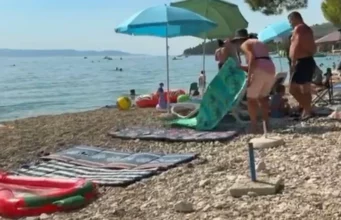 Porodica iz BiH se požalila na dešavanja u Tučepima – “Jesam li ja za ovo krvario?” Porodica iz BiH se požalila na dešavanja u Tučepima - "Jesam li ja za ovo krvario?"