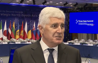 Isplivao stari video! Kako Dragan Čović već decenijama “prodaje maglu” Hrvatima Isplivao stari video! Kako Dragan Čović već decenijama “prodaje maglu” Hrvatima