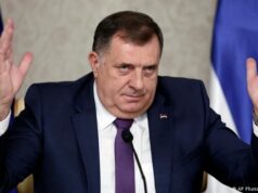 DOK MU NAD GLAVOM VISE SANKCIJE: Milorad Dodik u histeričnom napadu na “političko Sarajevo”…