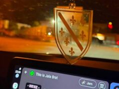 DRAMA NA PUTU PREMA CAZINU: Policija RS-a tražila da iz vozila ukloni ljiljane, zaprijetili su mu…
