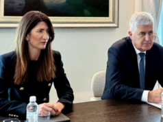 POGLEDAJTE ČEGA SE ČOVIĆEV HDZ DOSJETIO: Darijana Filipović dobila armiju lažnih pratilaca iz… POGLEDAJTE ČEGA SE ČOVIĆEV HDZ DOSJETIO: Darijana Filipović dobila armiju lažnih pratilaca iz...